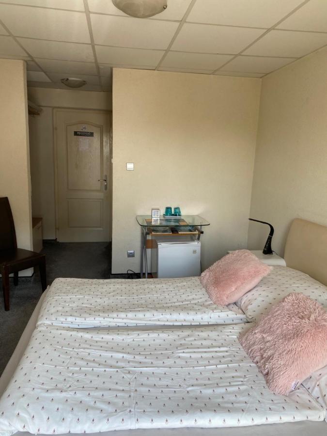 Panzio Tata Bed & Breakfast Dış mekan fotoğraf
