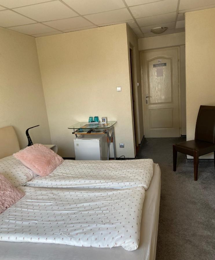 Panzio Tata Bed & Breakfast Dış mekan fotoğraf