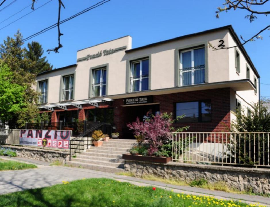 Panzio Tata Bed & Breakfast Dış mekan fotoğraf