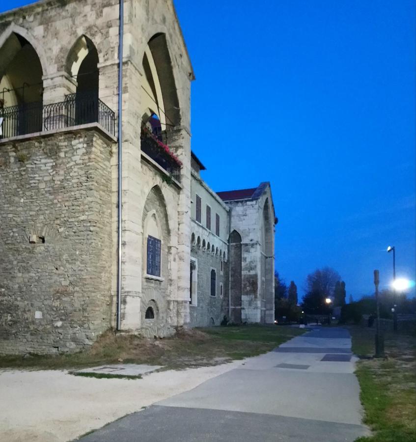 Panzio Tata Bed & Breakfast Dış mekan fotoğraf