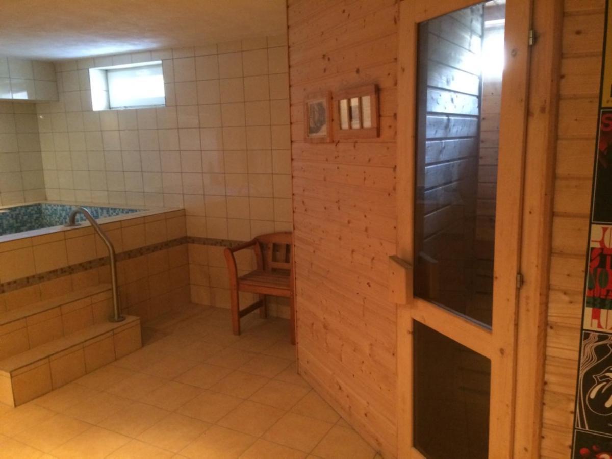 Panzio Tata Bed & Breakfast Dış mekan fotoğraf